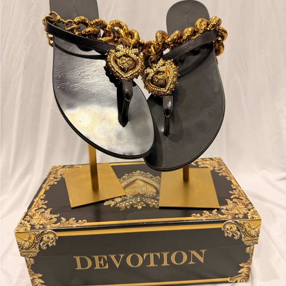 Dolce & Gabbana Elegant Black and Gold Women's Sandals - Picture 2 of 4